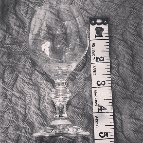 Set of Four Crystal Cordial Glasses - Picture 4 of 14